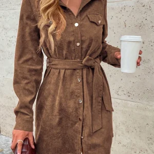 Corduroy hemdjurk met klepdetail en riem