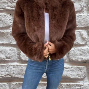 Fluffy jas met hoge kraag en ritssluiting