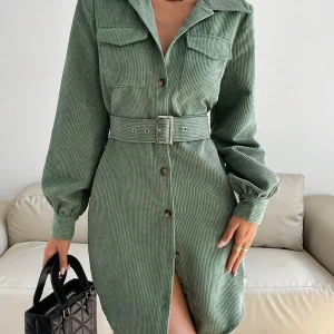 Groene mini jurk met ribbelstructuur en ceintuur