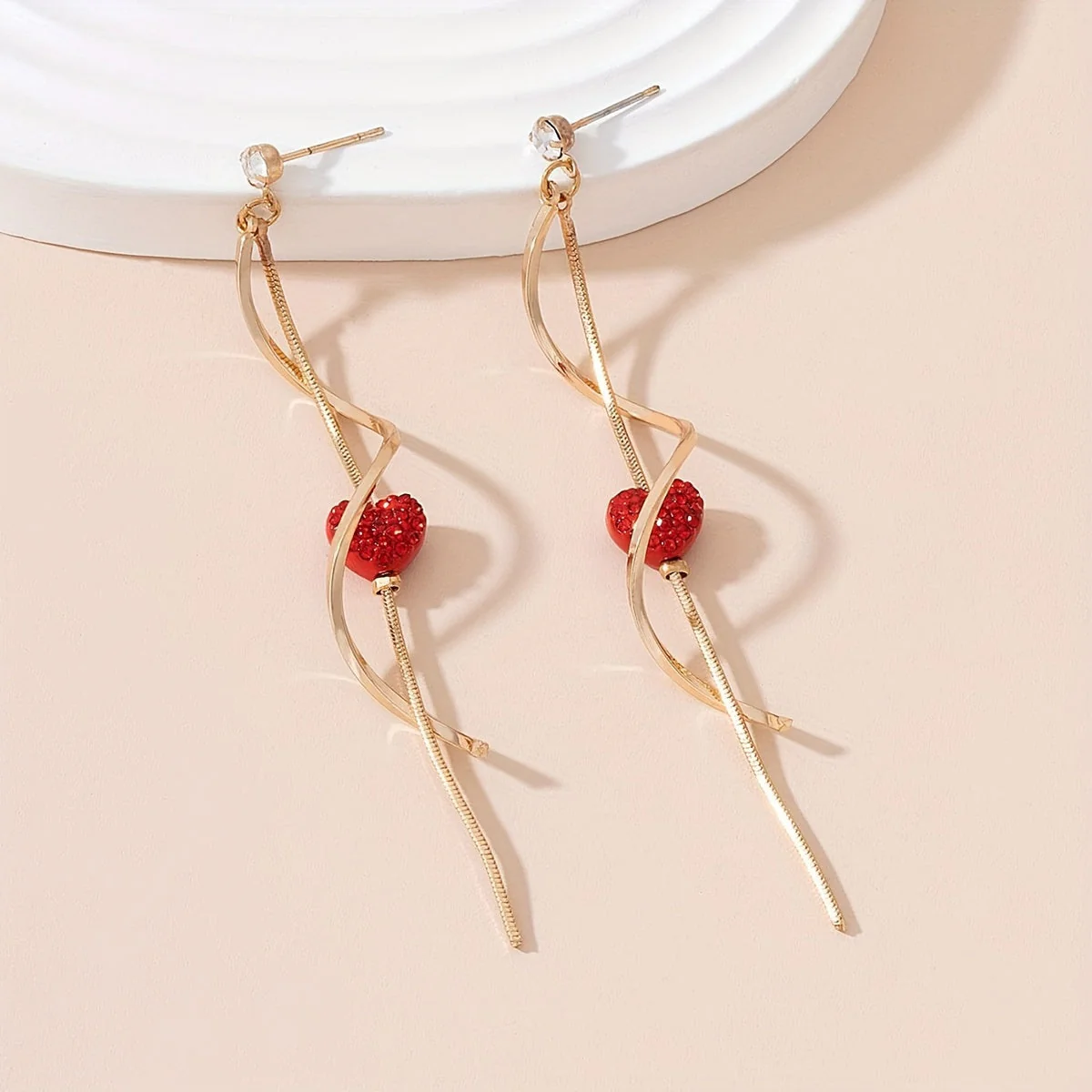 Emma | Zwarte hart ontwerp spiraallijnen dangle oorbellen - Afbeelding 7