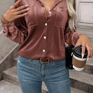 Femke | Blouse met dubbele zakken en knoopsluiting