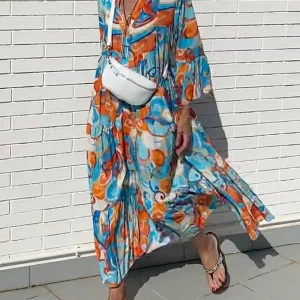 Jurk met vlotte print en V-hals