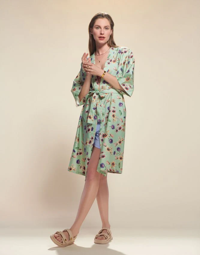 Essenza Sarai Fiorre Kimono short_102183_ Subtle green