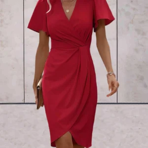 Sophie | Strakke jurk met V-hals en wikkel