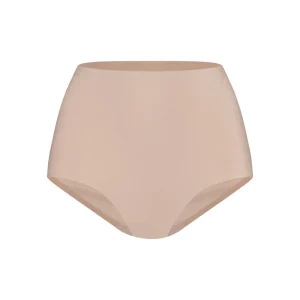 31943-1532  Ten Cate Secrets Shape walnut